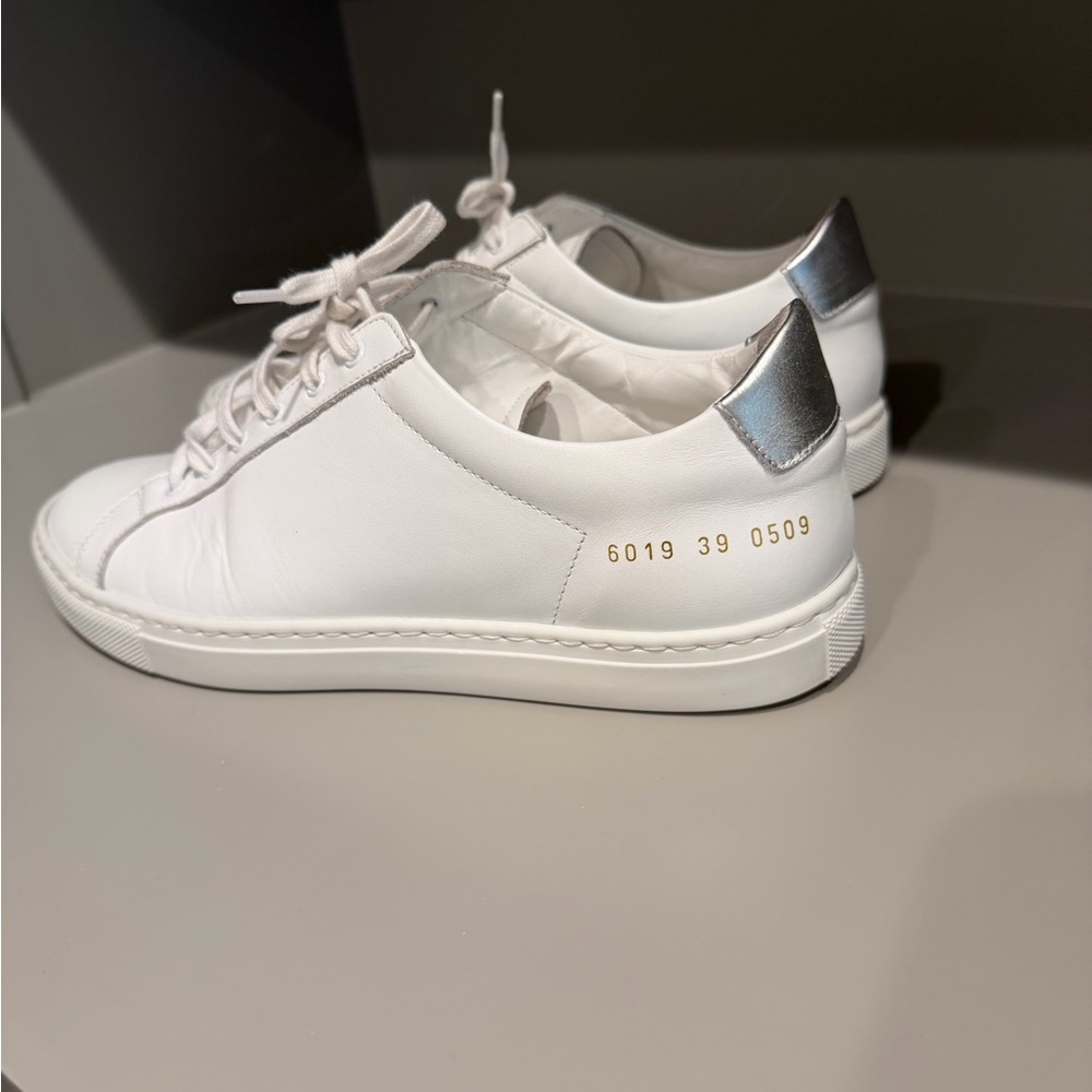 Womens Common Project White Sneaker with Sliver Tab (39)